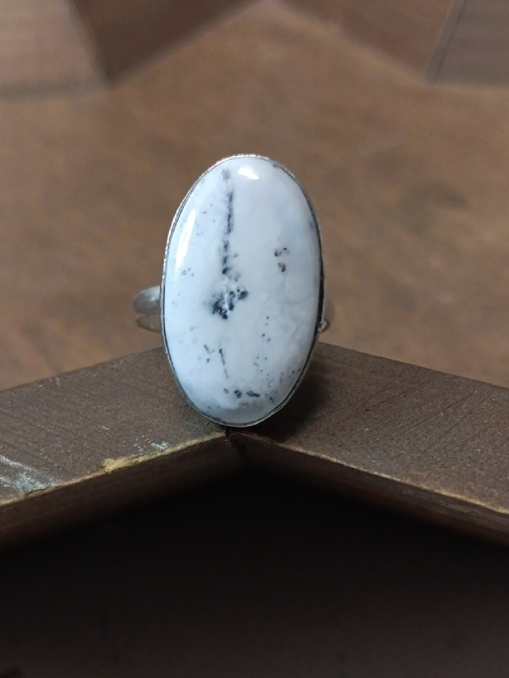 ⚡️3 for $24⚡️ White Dendrite Oval Statement Ring - Women's Jewelry